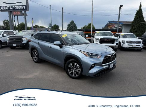 Used 2021 Toyota Highlander XLE AWD/4WD image 1