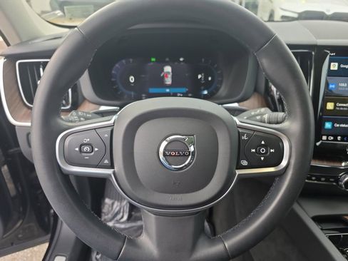Certified 2022 Volvo XC60 B5 Momentum w/ Climate Package image 26