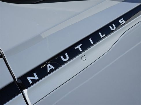 New 2026 Lincoln Nautilus Reserve image 11