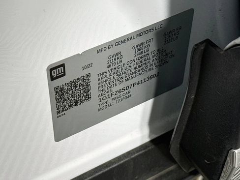Used 2023 Chevrolet Bolt EUV Premier w/ Sun & Sound Package FWD image 31