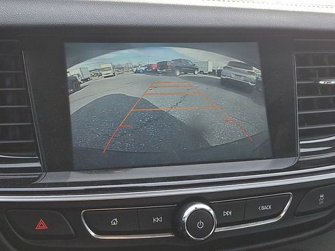 Used 2018 Buick Regal Essence w/ Driver Confidence Package #1 image 15