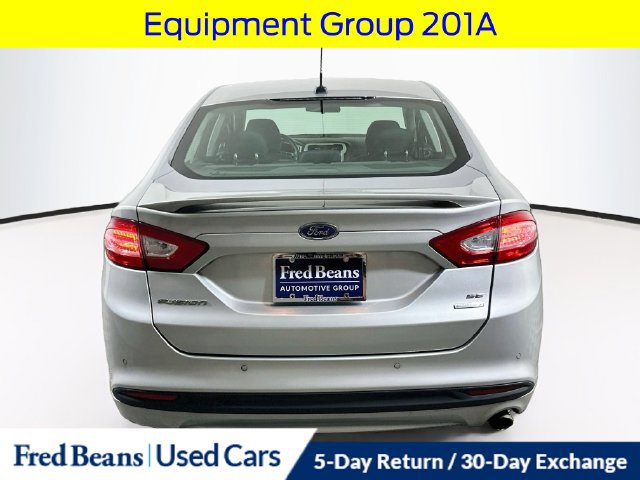 Used 2016 Ford Fusion SE FWD image 8