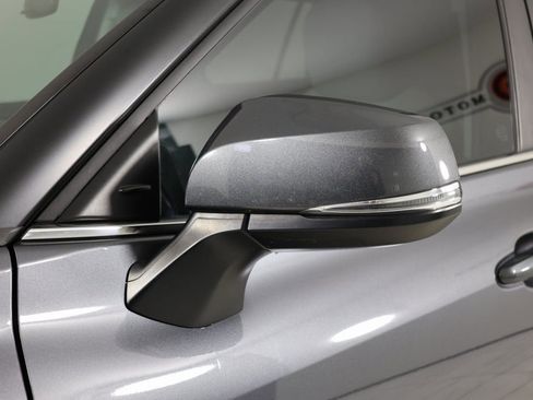 Used 2023 Toyota Highlander LE image 50