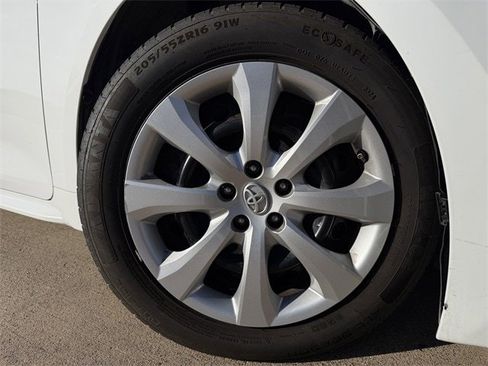 Used 2023 Toyota Corolla LE image 10
