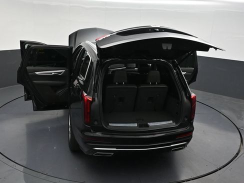 Used 2025 Cadillac XT6 Luxury FWD image 35