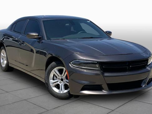 Used 2022 Dodge Charger SXT RWD image 3