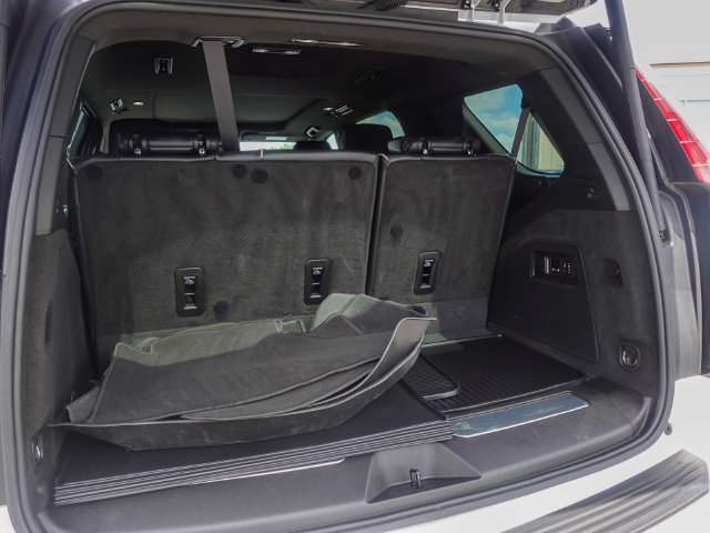 Used 2024 Cadillac Escalade Premium Luxury w/ LPO, Floor Liner Package AWD/4WD image 26