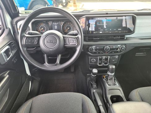 Used 2024 Jeep Gladiator Sport image 14