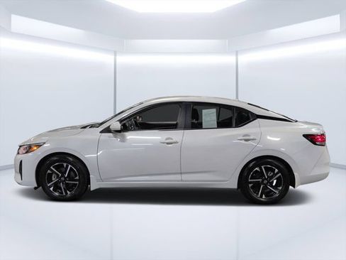 Used 2025 Nissan Sentra SV FWD image 6