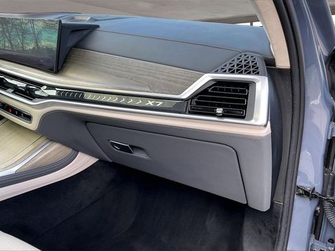 Used 2023 BMW X7 xDrive40i image 27