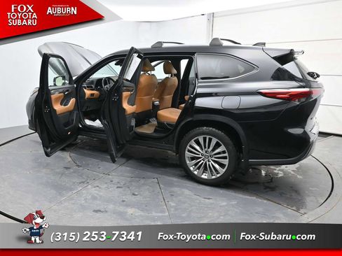 Used 2023 Toyota Highlander Platinum image 39