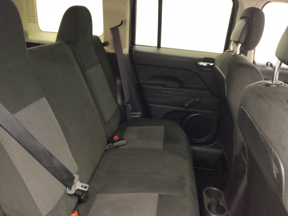 Used 2016 Jeep Patriot Sport FWD image 19
