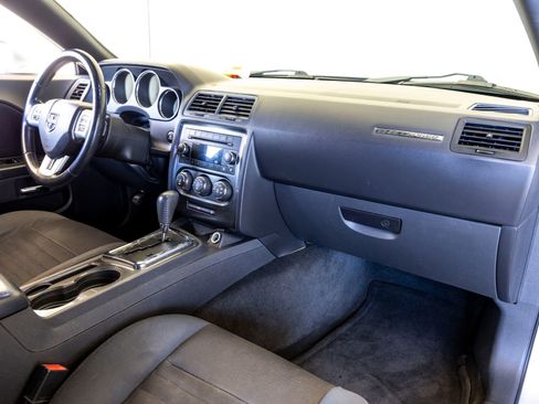 Used 2012 Dodge Challenger SXT image 25