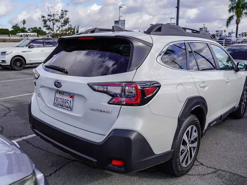 Used 2023 Subaru Outback Premium image 12