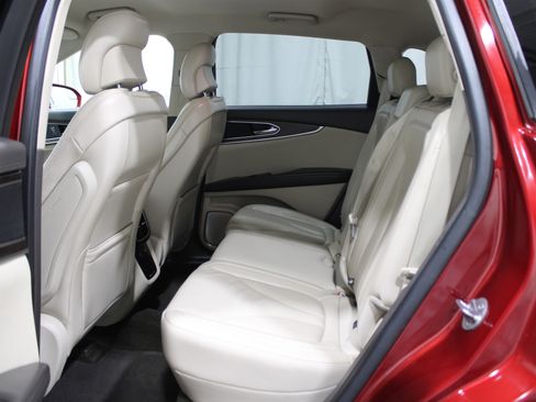 Used 2016 Lincoln MKX Select w/ Climate Package image 23