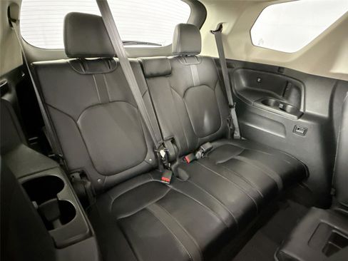 Used 2025 Honda Pilot EX-L image 41