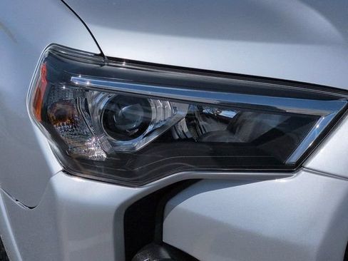 Certified 2023 Toyota 4Runner TRD Off-Road Premium w/ Moonroof Package AWD/4WD image 10