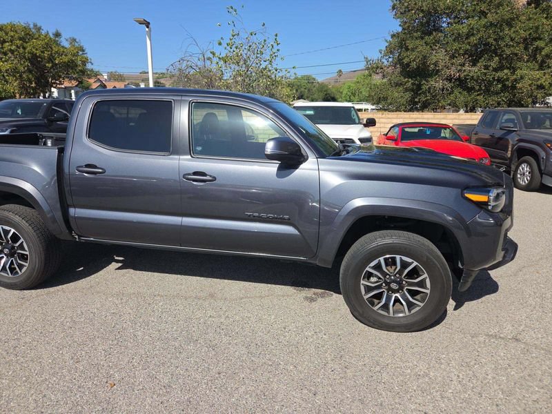 Certified 2023 Toyota Tacoma TRD Sport w/ TRD Premium Sport Package AWD/4WD image 8