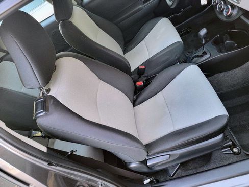 Used 2014 Toyota Yaris L image 16