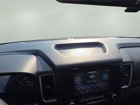 Used 2022 Nissan Frontier SV image 9