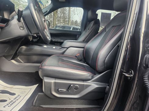 Used 2023 Ford Expedition Limited image 11
