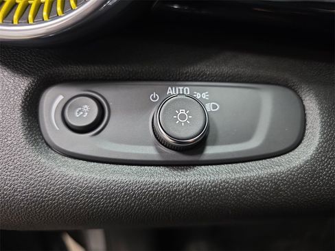 Certified 2024 Chevrolet Trax ACTIV w/ Sunroof Package image 26