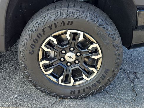 Used 2022 Chevrolet Silverado 1500 ZR2 image 6