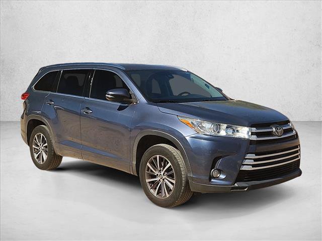 Used 2017 Toyota Highlander XLE w/ Carpet Mat Package FWD image 3