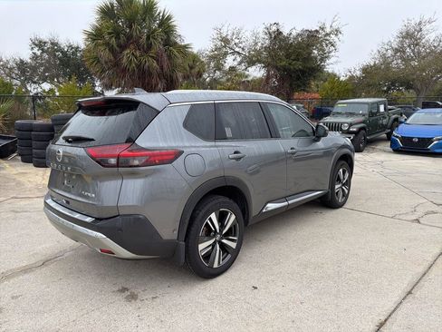 Used 2021 Nissan Rogue Platinum image 5