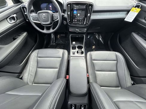 New 2026 Volvo XC40 B5 Core AWD/4WD image 13