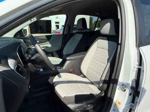 Certified 2024 Chevrolet Equinox LS w/ LS Convenience Package AWD/4WD image 17