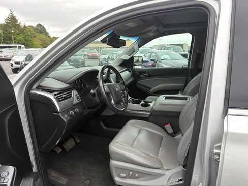 Used 2020 Chevrolet Suburban LT AWD/4WD image 10