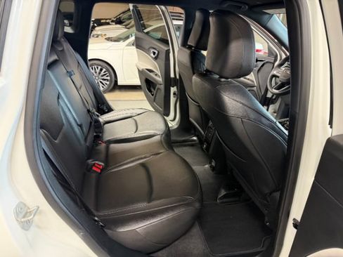 Used 2025 Jeep Compass Limited AWD/4WD image 30