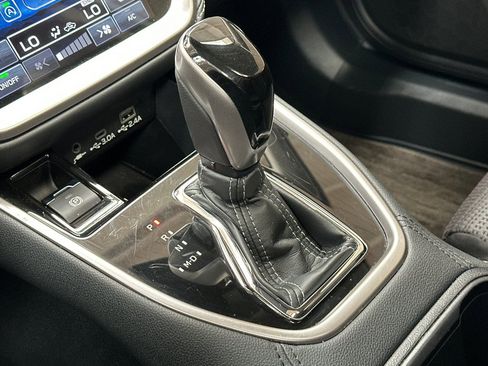 Used 2025 Subaru Outback Premium image 27