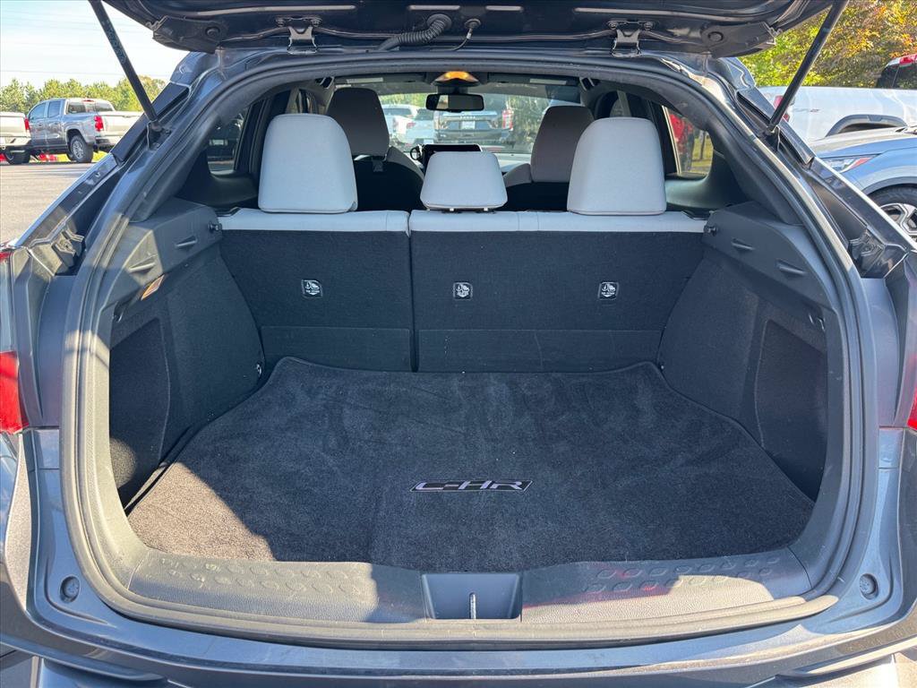 Used 2019 Toyota C-HR XLE FWD image 10