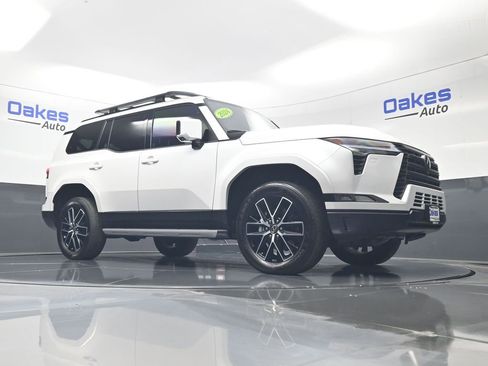 Used 2024 Lexus GX 550 w/ Accessory Package (31) AWD/4WD image 42