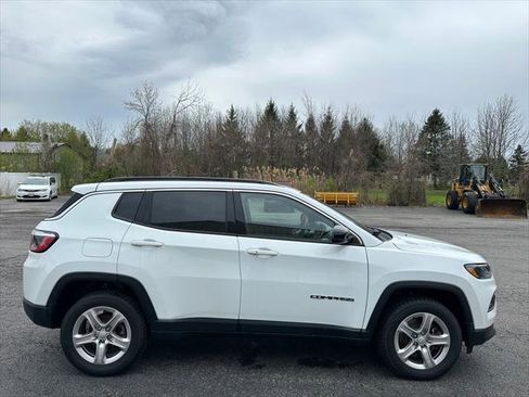 Certified 2023 Jeep Compass Latitude AWD/4WD image 12