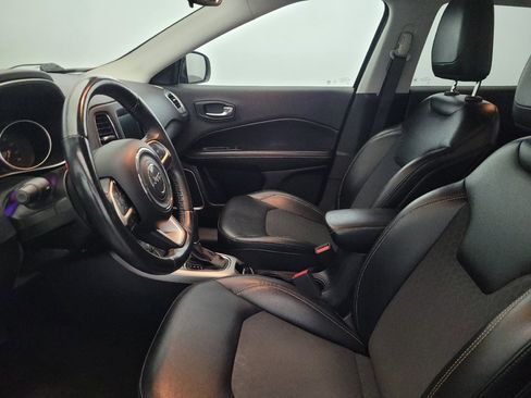 Used 2019 Jeep Compass Latitude w/ Cold Weather Group AWD/4WD image 17