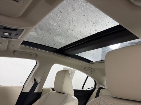 Used 2022 Lexus ES 350 w/ Premium Package FWD image 17