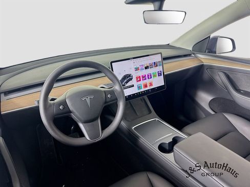 Used 2023 Tesla Model Y Long Range image 30