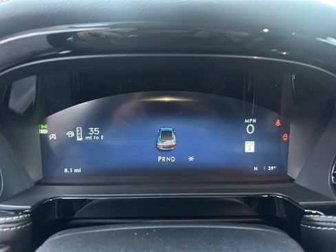 New 2026 Lincoln Corsair Premiere image 13