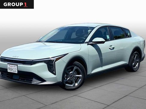 Used 2025 Kia K4 FWD image 1