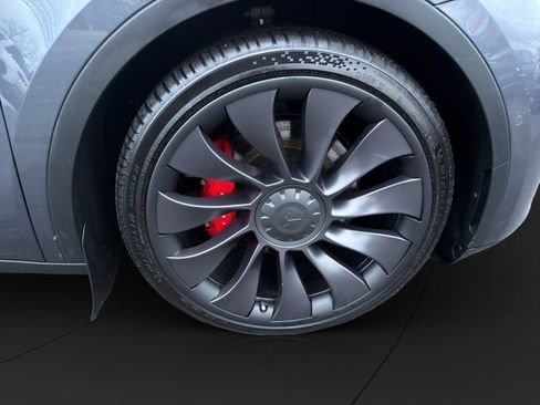 Used 2022 Tesla Model Y Performance image 24