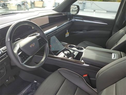 Used 2026 Cadillac Escalade Luxury w/ LPO, Floor Liner Package image 17