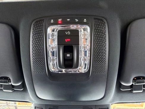 Used 2023 Mercedes-Benz GLS 450 4MATIC image 28