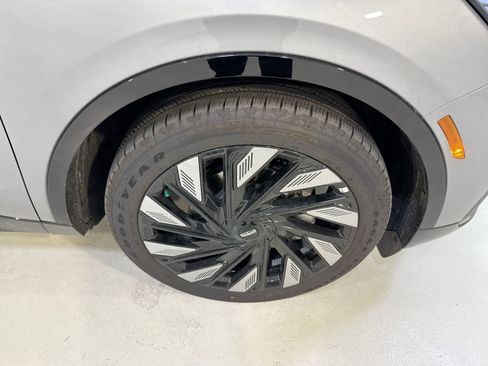 New 2025 Lincoln Nautilus Reserve image 30