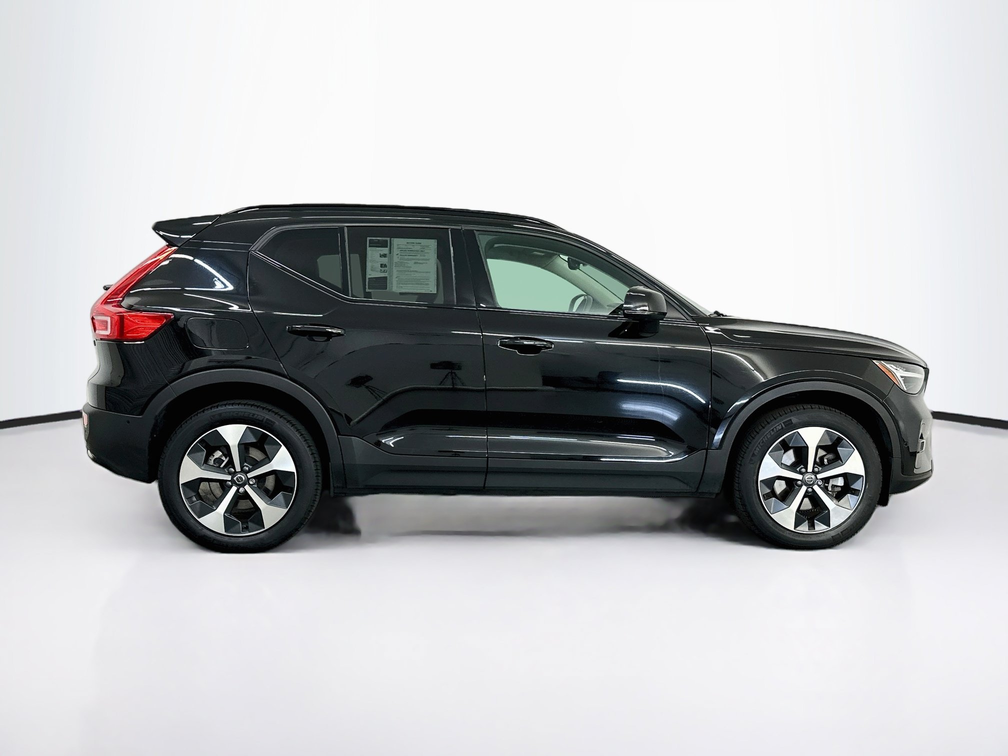 Used 2026 Volvo XC40 B5 Plus AWD/4WD image 10