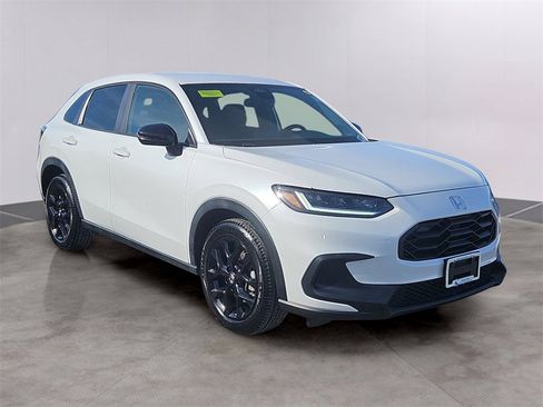 Certified 2023 Honda HR-V Sport image 3