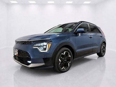 Used 2023 Kia Niro Wave w/ Wave Preserve Package FWD image 4