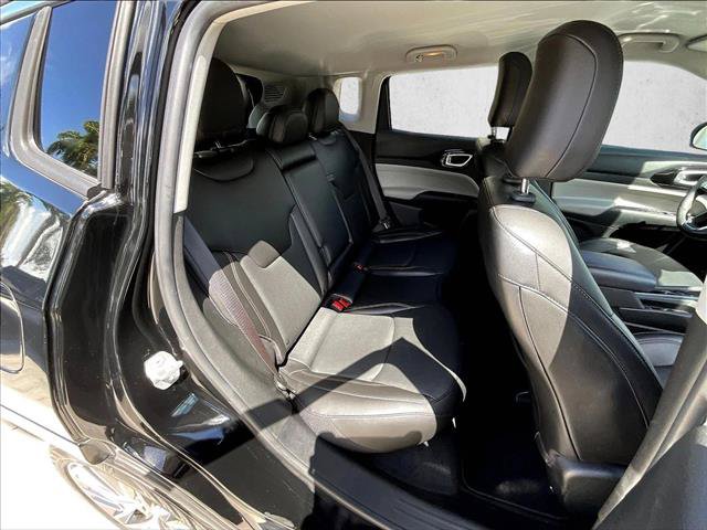Used 2022 Jeep Compass Limited w/ Elite Group AWD/4WD image 25